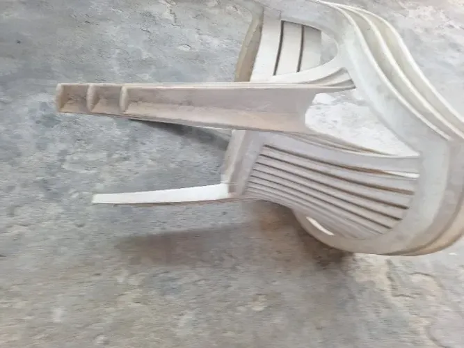 cadeiras de plastico com braço