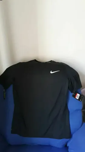 Camiseta Nike Preta, NUNCA USADA COM ETIQUETAS, TAMANHO G