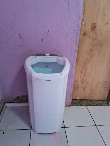 Vendo esta máquina de lavar 10 kilos em perfeito estado nao troco 