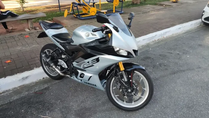 Yamaha r3