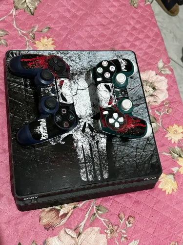 Ps4 slim 1 terá