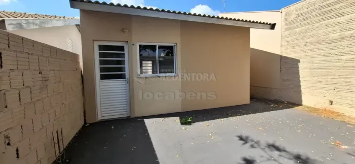Casa em Bady Bassitt com 02 dormitorios e 02 vagas de garagem.