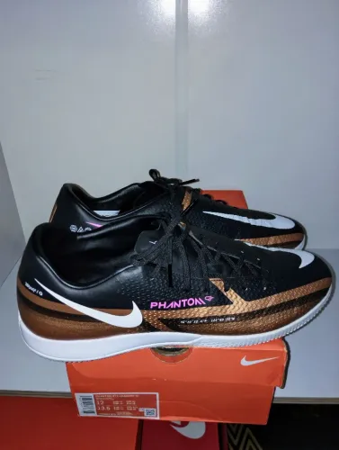 Chuteira Nike Phantom GT2 Futsal 
