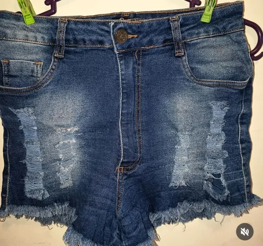 Short "Carmen-Carmenere Deluxe" Jeans Destroyed|44 Forma Pequena|Com Elastano.