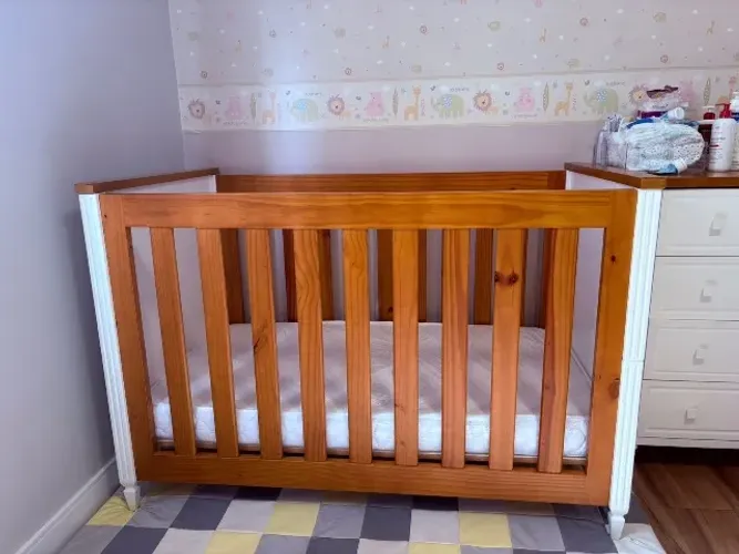 Berço e cômoda bebê 