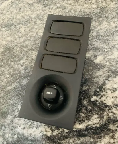 INTERRUPTOR COMPUTADOR DE BORDO PAINEL SCANIA PGR 