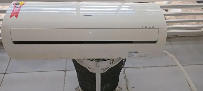 Central split 12mil btus, quando foi desinstalar perdeu gás. Funciona normal preço 400