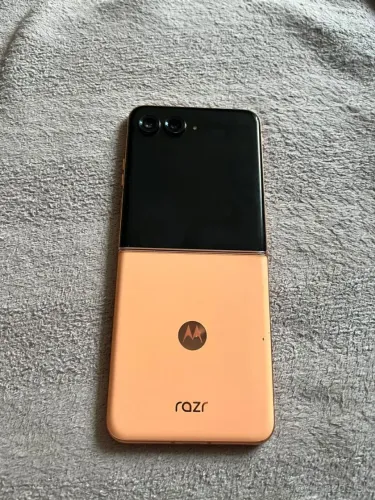 Motorola razr 50 ultra - Peach fuzz