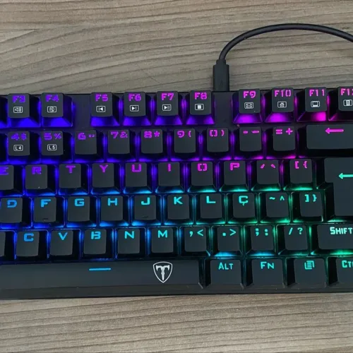 Kit Taclado & Mouse Teclado Mecânico Gamer T-Dagger Bora RGB Switches Marrom e Mouse G205