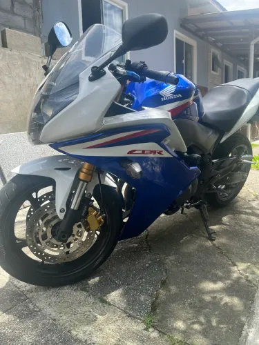 Vendo ou troco essa excelente máquina,linda s detalhes