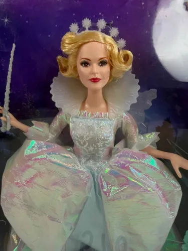CINDERELLA MATTEL 2015 MODELO CTG59, A CAIXA ESTA UM POUCO QUEBRADA E AMASSADA