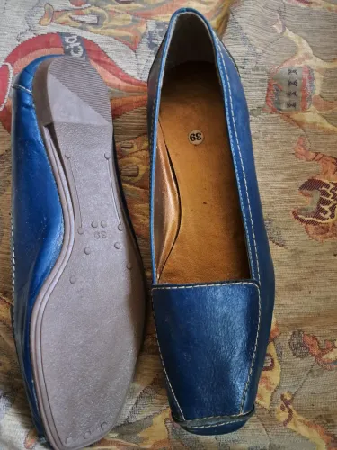 Sapato azul, semi-novo