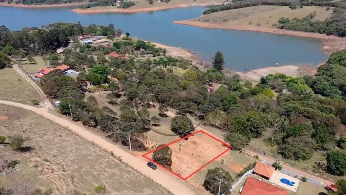 Terreno à venda em condomínio com vista e acesso à represa  Joanópolis/SP