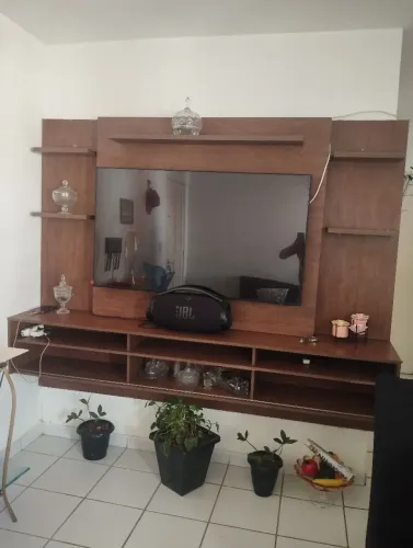 Vendo painel para TV de até 60 polegadas