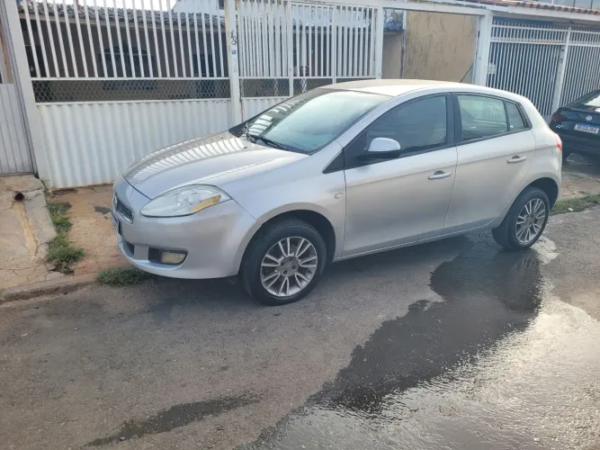 Fiat Bravo Essence Dualogic 1.8 Flex 16V 5P 2012