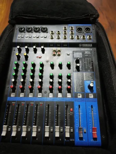Mesa de Som Yamaha