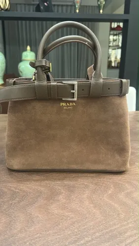 Bolsa Prada em camurça lançamento nova