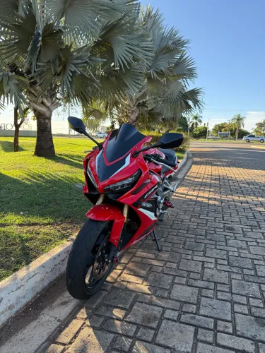 CRB 650R COM APENAS 3.100km - NOVÍSSIMA