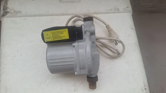 Bomba de pressurizaçao.