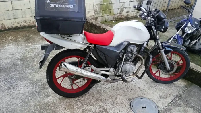 Vendo cargo pronta pra trabalhar motor feito recente não tem 4mil kms rodados***