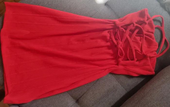 Vestido vermelho canelado