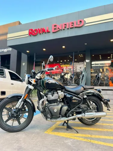 ROYAL ENFIELD SUPER METEOR INTERSTELLAR GREEN 2025