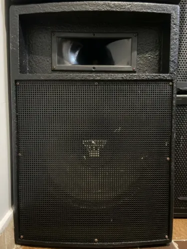 Par de caixas de som passivas JBL