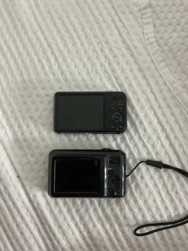 Vendo duas câmeras Samsung para reparo ou utilização de peças 