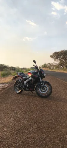 Bajaj ns200
