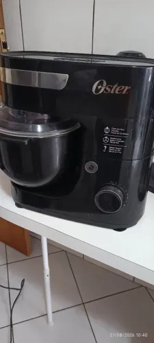  VENDO. Batedeira planetária potente Oster