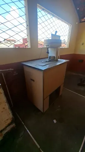 Produtora de Sorvete e Açaí / Batedeira de Sorvete Industrial de Lote (Descontínua).