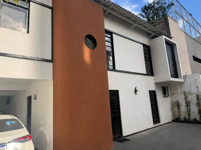 ESCRITÓRIO MONTADO À VENDA NO SETOR BUENO  160 M², MOBILIADO E PRONTO PARA USO