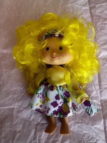 Boneca coleção moranguinho