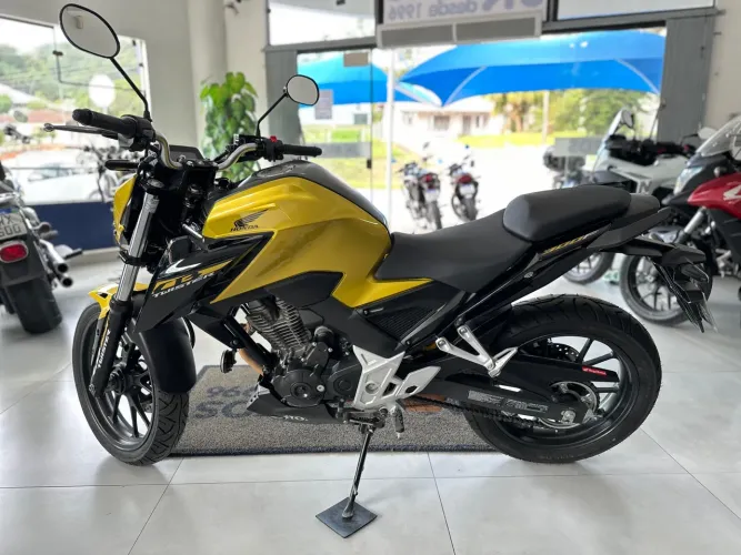 Honda CB 300F Twister Flex