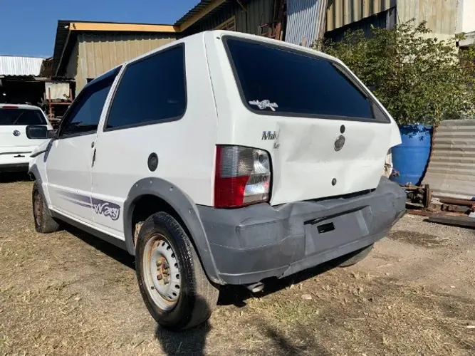 SUCATA FIAT UNO 1.0 8V FIRE FLEX ECONNOMY 2010 2011 PARA VENDA DE PEÇAS