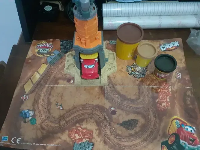 VENDO PLAY DOH DIGGIN RIGS TONKA CHUCK E FRIENDS.
