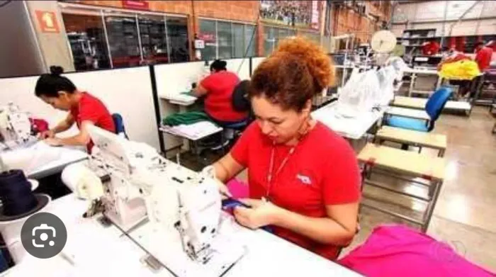 Precisa se de Costureira 