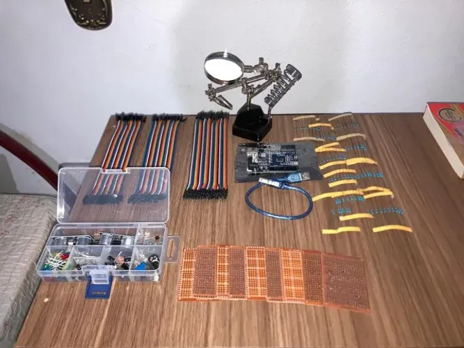 Kit Maker Completo: Arduino Uno + Sensores + Acessórios de Bancada (Estado de Novo)