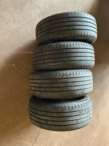 Vendo Jogo pneus Bridgestone aro 18