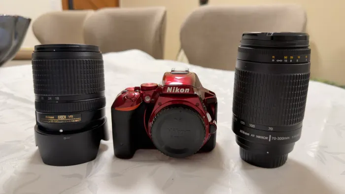Nikon D5500 + Lente 18-140 VR + Lente 70-300 | Kit Completo