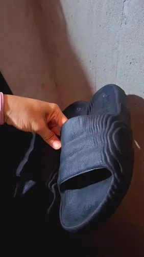 Chinelo nuvens nova