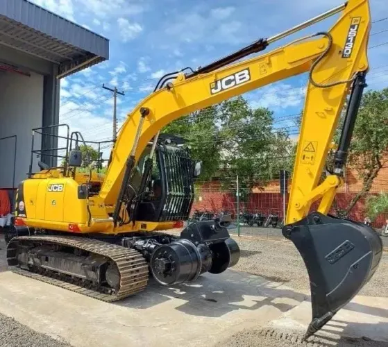 Escavadeira JCB JS130lc
