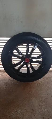 Vendo jogo de rodas 17" com 4 pneus remolds zero. Medida dos pneus 205/55/17. Medida 4x100
