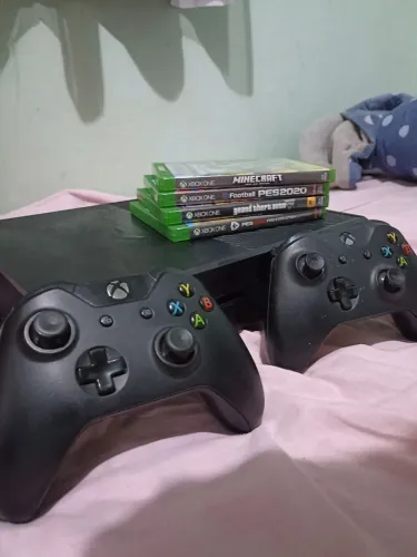 Vende-se Xbox One