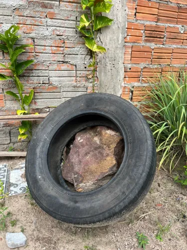 Vende-se pneu