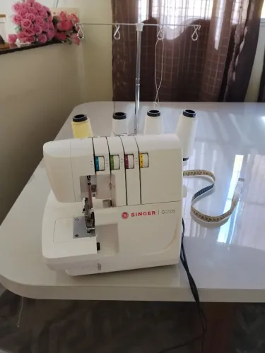 Máquina de costura Singer overloque