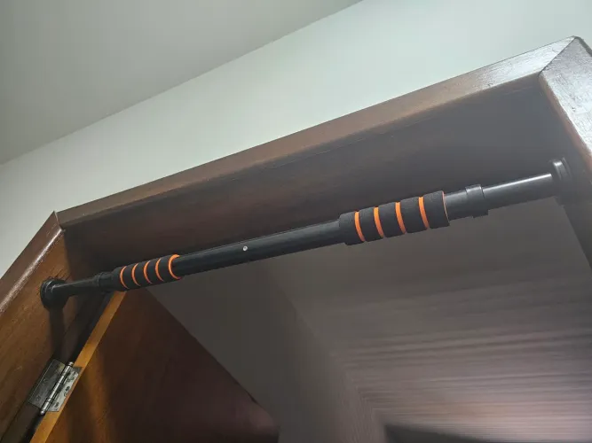 Barra fixa para porta