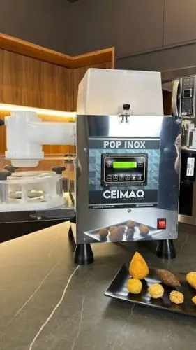Máquina modeladora de salgados e doces 
