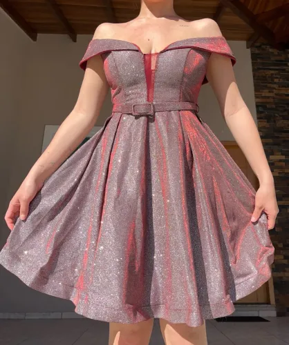 Vestido Bordô de Festa com Brilho + Cinto Removível e Bolso