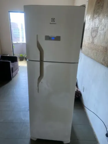 Vendo geladeira Electrolux ! 